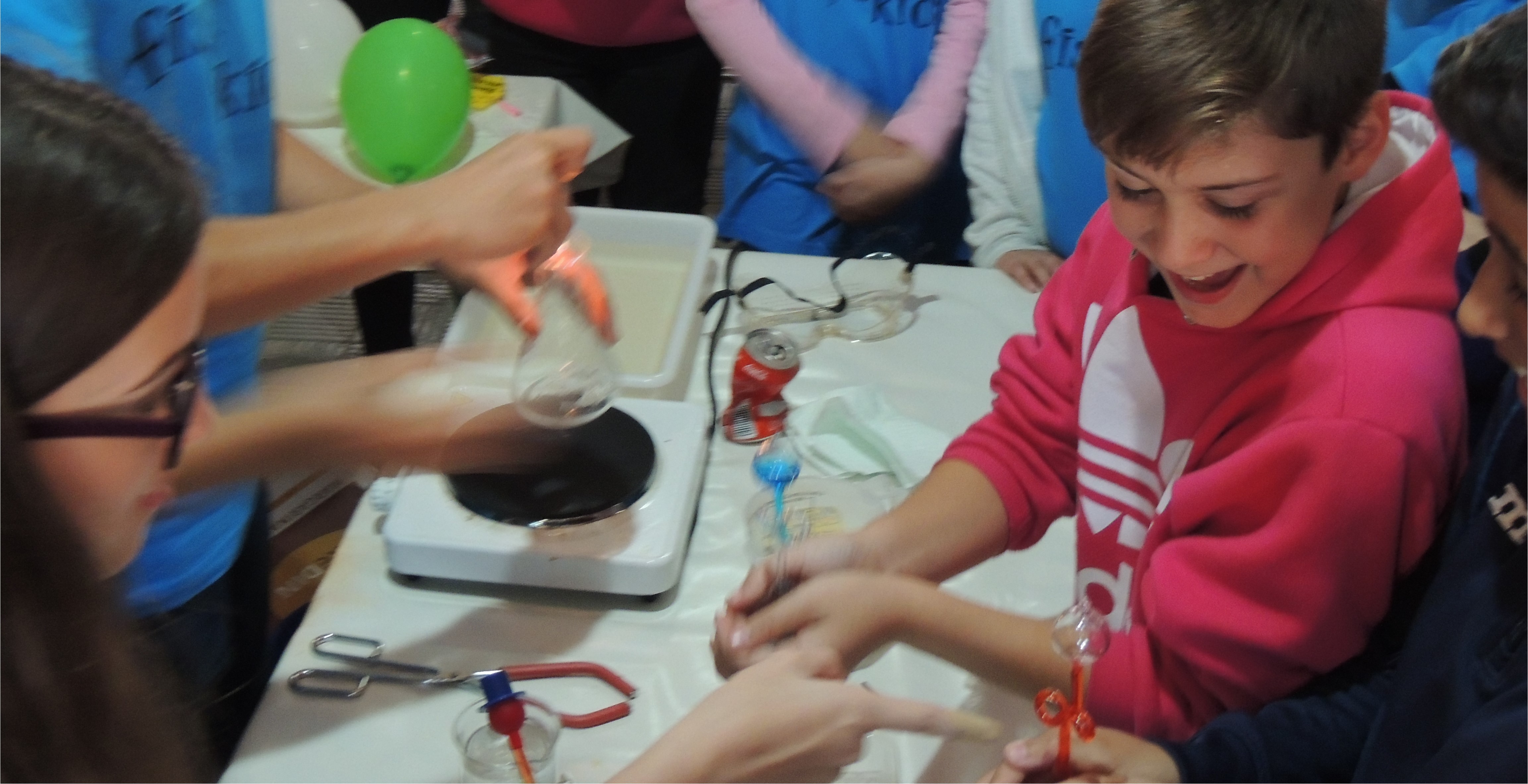 Sesión de la Semana de la Ciencia 2017 impartida por alumnos del IES San Fernando para </br> los colegios CEIP Santo Tomás de Aquino y CEIP Puente Real Badajoz